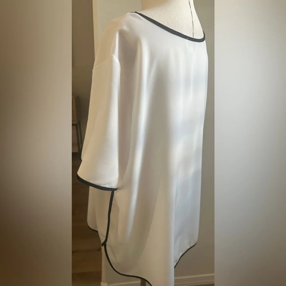 Forever 21 White Bell Sleeve Boxy Top - Picture 4 of 5